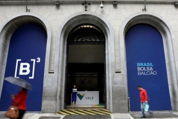 Mercados cierran mixtos pero atentos a la Fed
