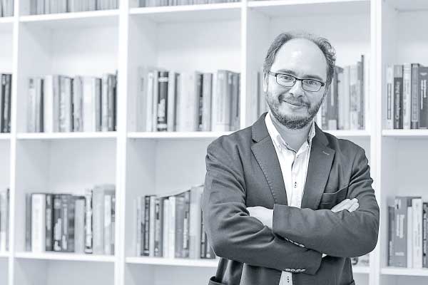 Benjamín Villena | Profesiones de moda: el auge de los empleos vinculados al comercio online