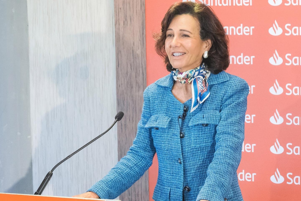 <p>Los post de Ana Botín en Instagram que son seguidos de cerca por grupos internos del Santander</p>