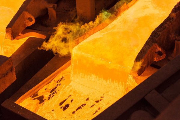 Cobre tiene su mejor día desde 2009 mientras los metales se disparan tras la caída del dólar
