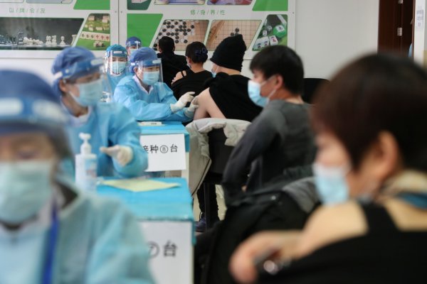 China registra el mayor recuento de casos de Covid-19 de los últimos seis meses y preocupa a los inversores