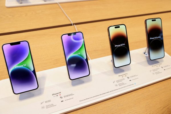 <p>Apple advierte sobre menores envíos de iPhone a medida que las restricciones de coronavirus obstaculizan la planta de China</p>