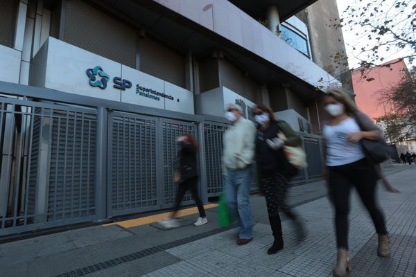 <p>¿Quiénes son los principales accionistas detrás de las AFP?</p>
