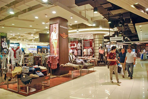 Comercio profundiza el ajuste: ventas del retail vuelven a caer durante octubre, en línea con los tres meses anteriores