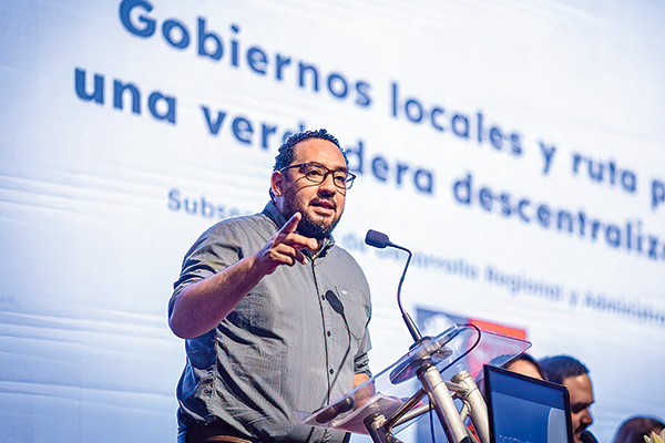 <p>Nicolás Cataldo en modo Subdere: descentralización, activar licitaciones desiertas y cambios a política de zonas extremas</p>
