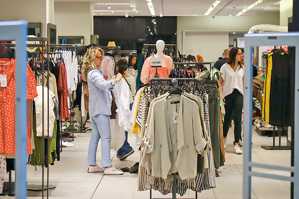 La caída del retail: tras el boom histórico, la industria define sus estrategias para un austero 2023