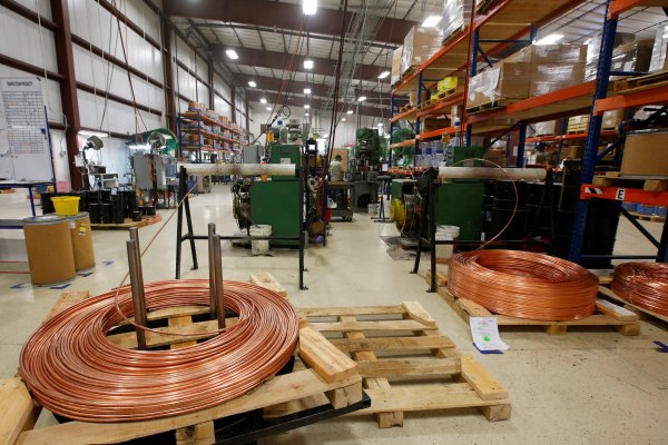 Cobre y otros metales industriales se disparan después de que China flexibiliza las medidas por Covid