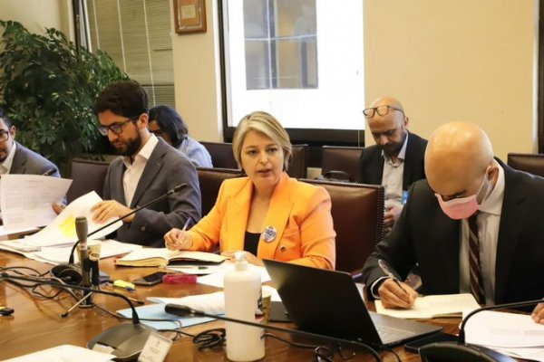 Avanza proyecto de jornada laboral de 40 horas: precisan quiénes quedan exentos y regulan las horas extras