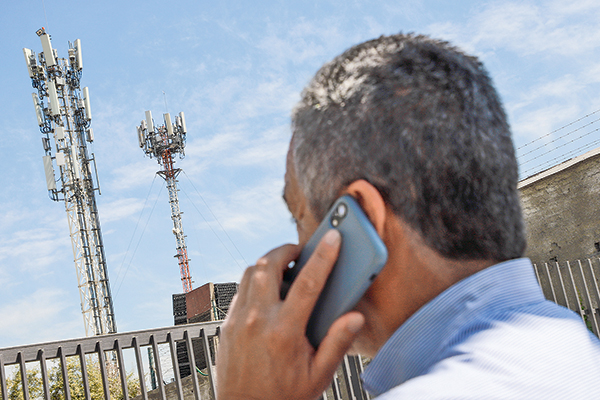 Subtel inicia proceso de cargos contra WOM y Movistar por incumplimiento en entrega de antenas 5G