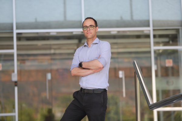 Guillermo Montt, experto previsional de la OIT: "Aprobar la reforma no debe estar sujeta a la espera de un momento de alto crecimiento"