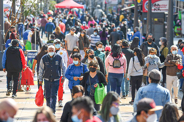 Nuevas señales de desaceleración del empleo: las vacantes laborales online cayeron casi un 52% en octubre