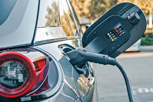 Los fabricantes de automóviles intentan frustrar el impulso de EEUU para eliminar a China de la cadena de suministro de vehículos eléctricos