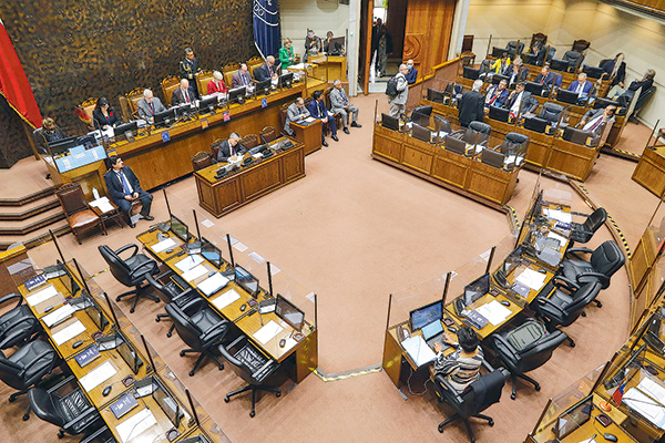 Gobierno lleva indicaciones al Senado para reponer fondos del Presupuesto 2023 rechazados en la Cámara
