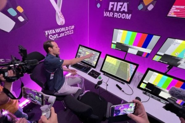 ¿Cómo funciona el VAR del Mundial más tecnológico y digital de la historia?