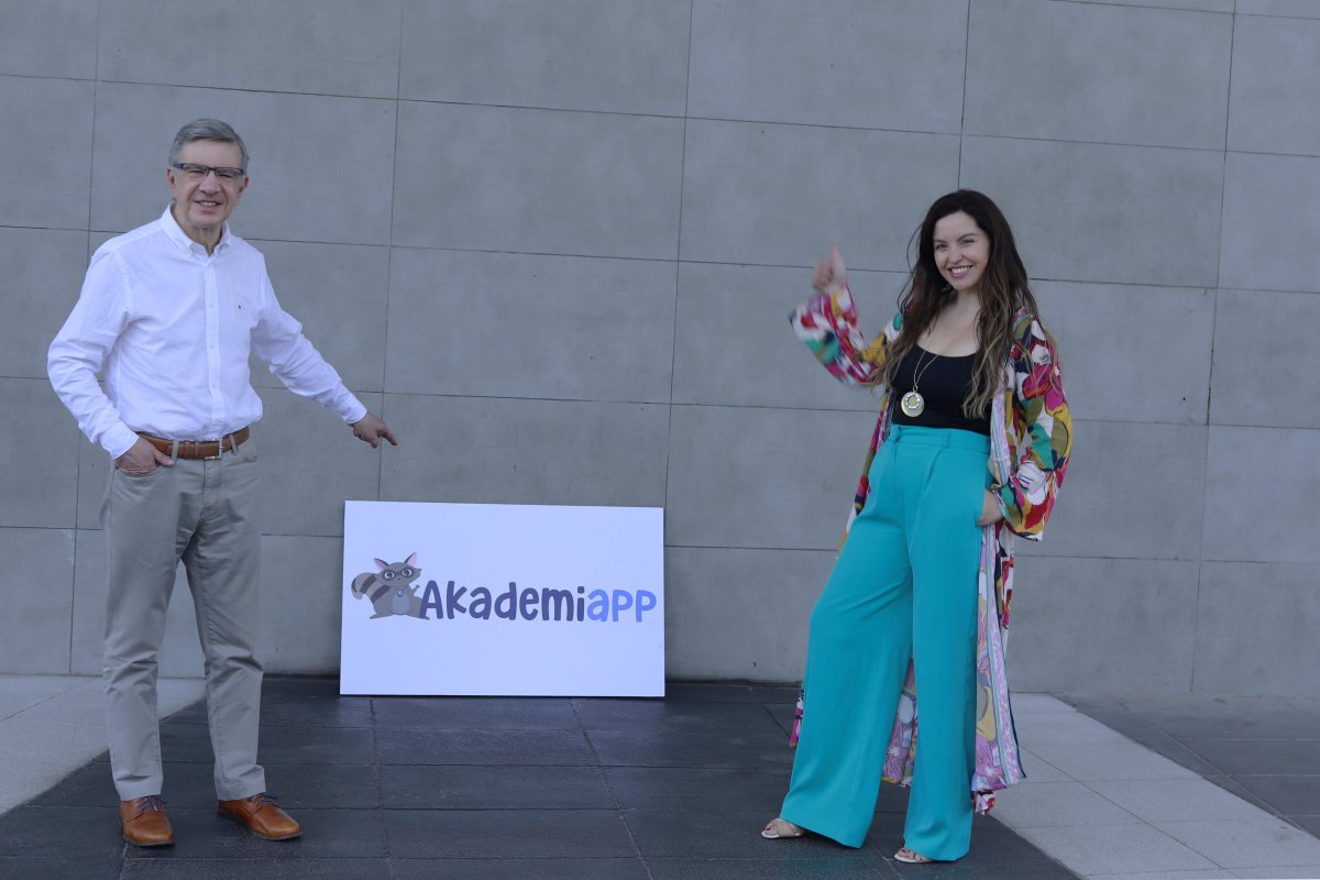 <p>Joaquín Lavín en modo startup: funda edtech con ex Seremi de Educación y creador de Puntaje Nacional</p>