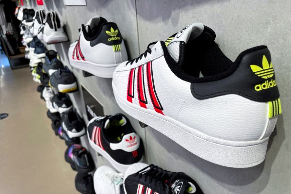 Acciones de Nike y Adidas podrían aprovechar el Mundial para un repunte