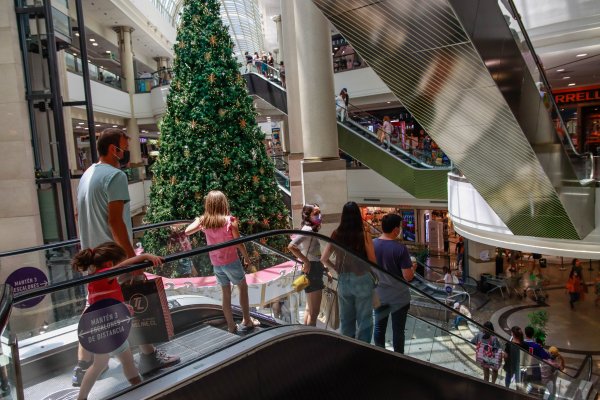 Se siente el apretón del bolsillo: la actividad del comercio se tiñó por sexto mes de rojo en octubre