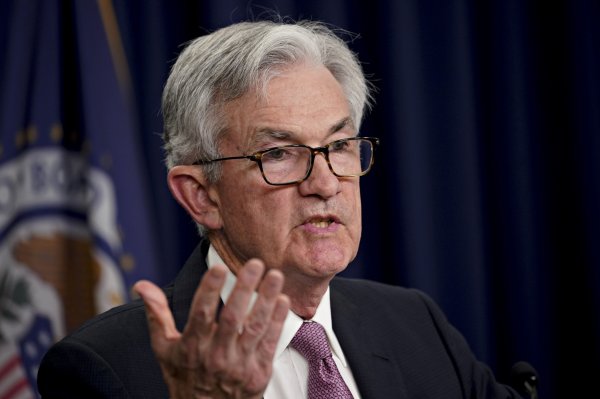 <p>Powell dice que una moderación de alzas de tasas ya podría ocurrir en la próxima reunión de diciembre</p>