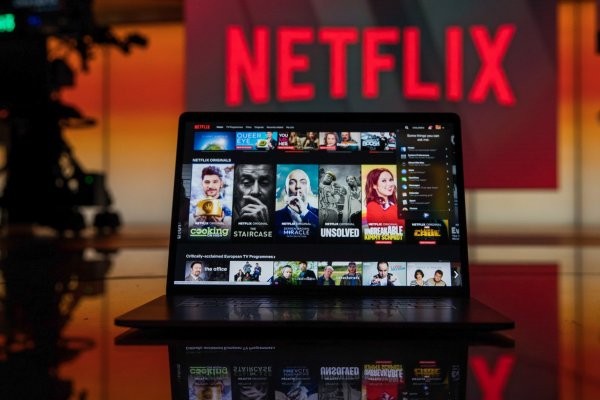 El cambio de estrategia de Netflix impulsa un regreso de peor a mejor para las acciones