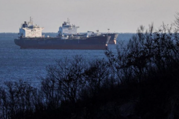 <p>Se forma un atasco de buques cargueros frente a Turquía tras decretarse "precio tope" a petróleo ruso</p>