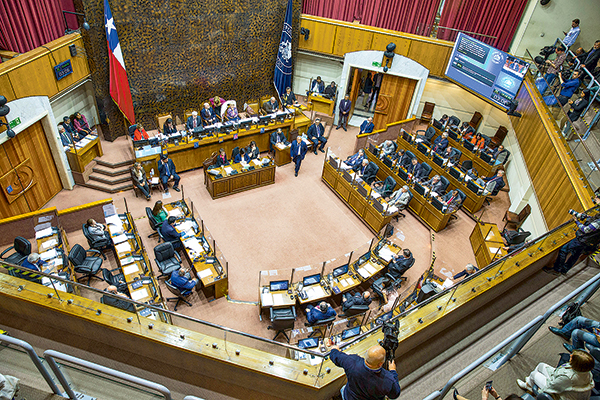 La disputa laboral que enfrenta al Senado con sus secretarios de comisiones en la justicia