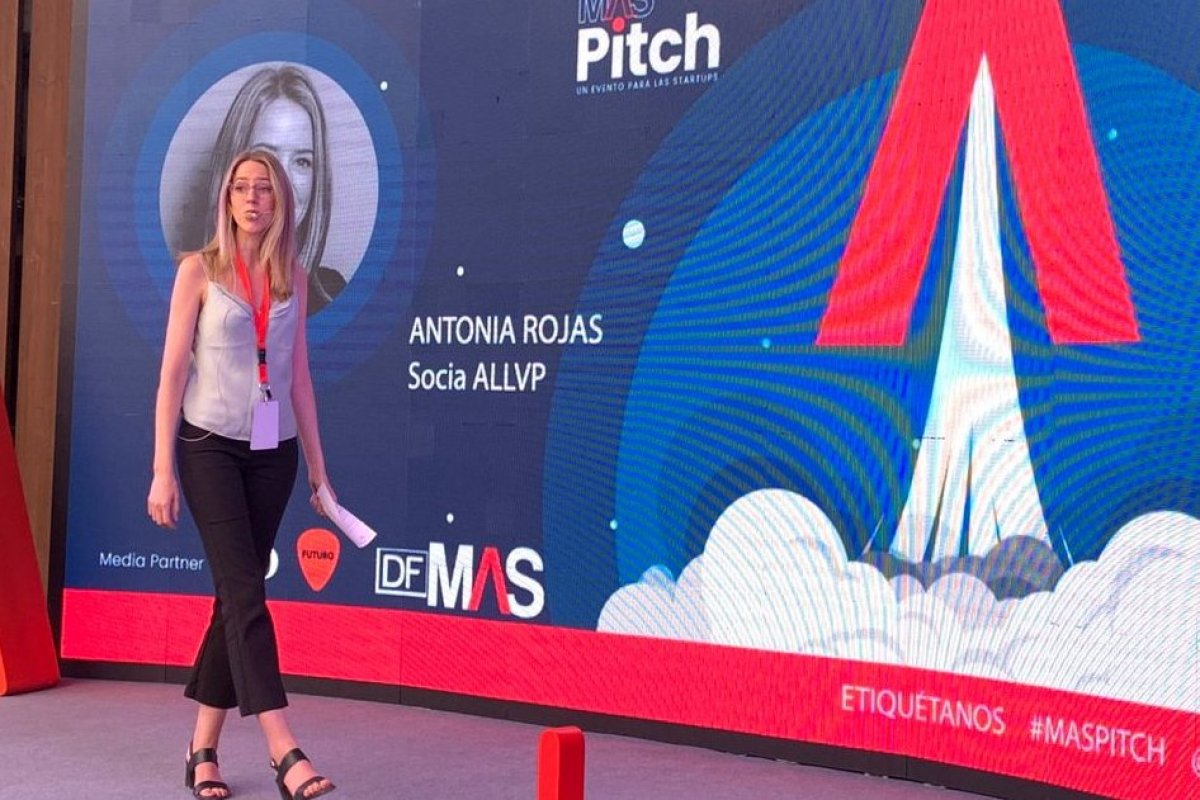<p>Antonia Rojas: Los venture capital estamos siempre con "paranoia de perdernos un deal o de que una empresa va a morir"</p>