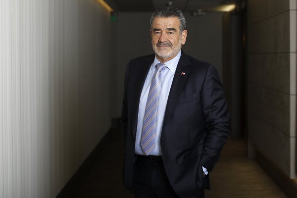 Andrónico Luksic dice por Twitter que analiza dar una sorpresa si Croacia gana el Mundial