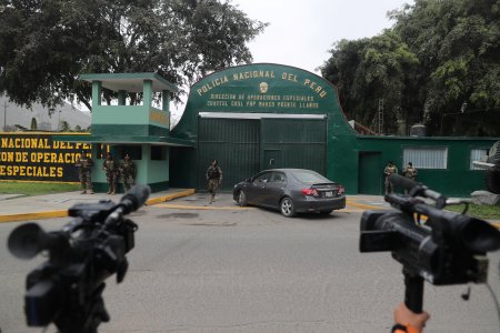 Expresidente peruano Castillo llama "usurpadora" a su sucesora y dice estar "secuestrado"
