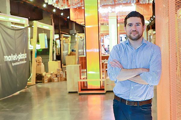 <p>Christopher Banfield, gerente B2B de Omnicalidad y Estrategia en Mallplaza. Foto: Julio Castro.</p>