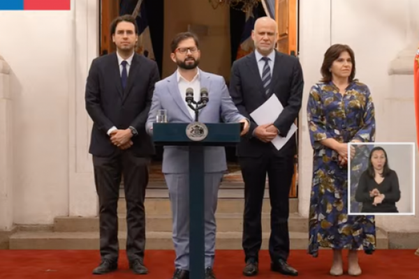 Boric se suma a voces que piden que expertos destinados para el proceso constituyente sean remunerados