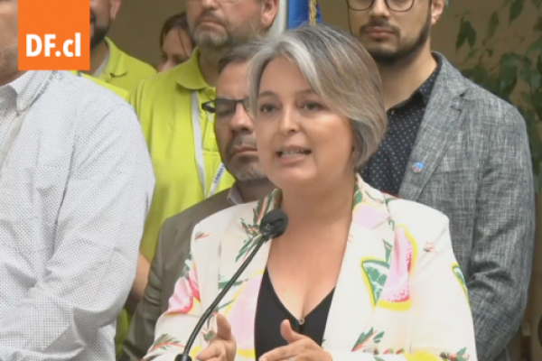 <p>Ahora en DF | Comisión de Hacienda de la Cámara aprueba en general reajuste del sector público</p>