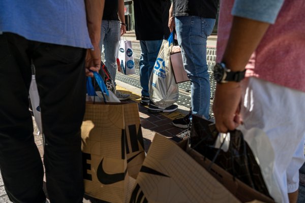 <p>Ventas minoristas en Estados Unidos registraron en noviembre su mayor caída en 11 meses</p>