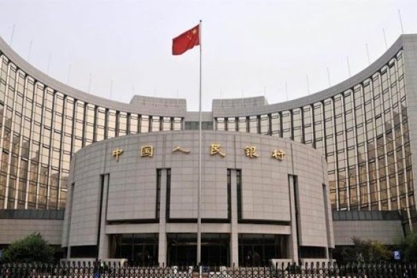 <p>China mantiene las tasas de interés de referencia por cuarto mes consecutivo</p>