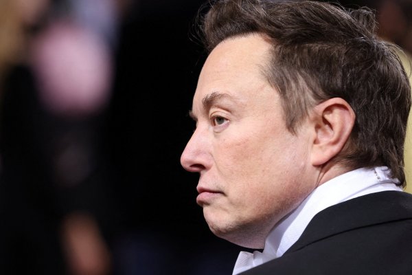 <p>Musk ya está buscando un nuevo CEO para Twitter después de perder una votación en su propia red social</p>