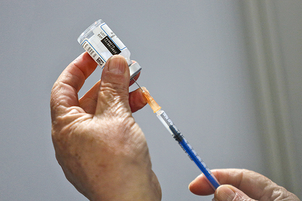 Astrazeneca recurre a la Corte Suprema para no liberar estudios de vacunas Covid en Chile: apunta a información secreta