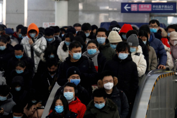 <p>La ola de Covid y reapertura de frontera en China lleva a las naciones a adoptar restricciones de entrada</p>