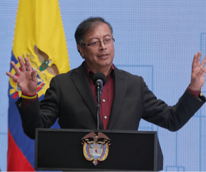 Presidente Petro apuesta por construir un tren que sea complemento del Canal de Panamá