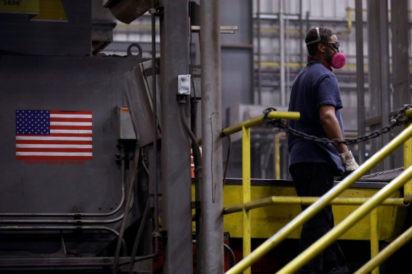 <p>El sector manufacturero de EEUU se contrae por segundo mes consecutivo y se moderan los precios</p>