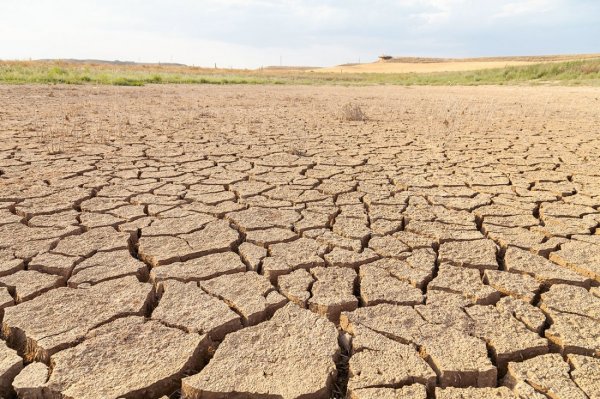 A la mayor represa artificial del mundo le queda menos de 1% de agua utilizable