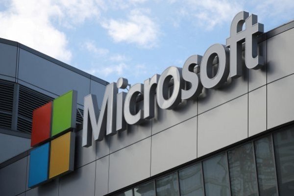 Microsoft se desploma tras rebaja de precio objetivo de su acción