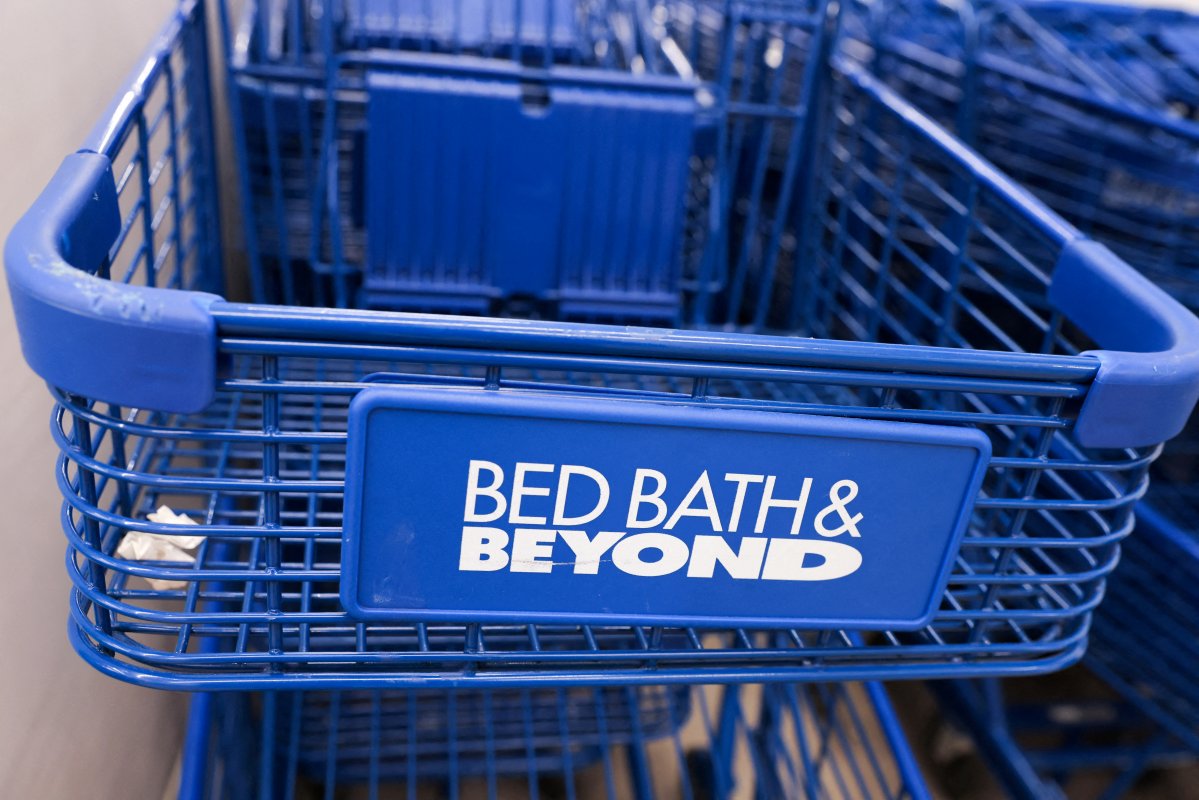 <p>Bed Bath & Beyond explora opciones que incluyen la quiebra y sus acciones se desploman</p>