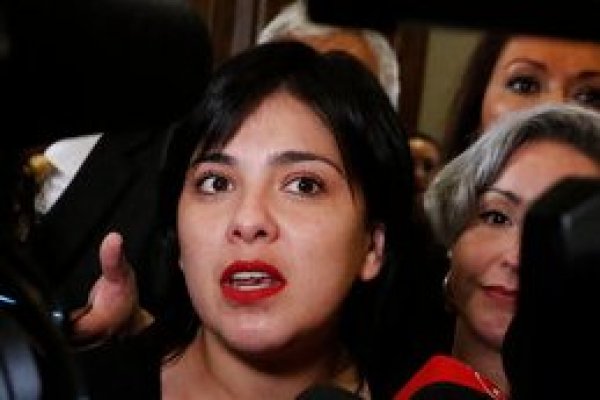 <p>Con moción de censura contra Cariola de por medio, comisión de la Cámara inicia trámite de reforma para el proceso constituyente</p>
