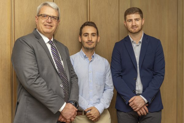 <p>El presidente de First Rate, Craig Wietz; el socio y CEO de Finantech, José Antonio Honorato; y el managing director de First Rate, Grayson Greer.</p>