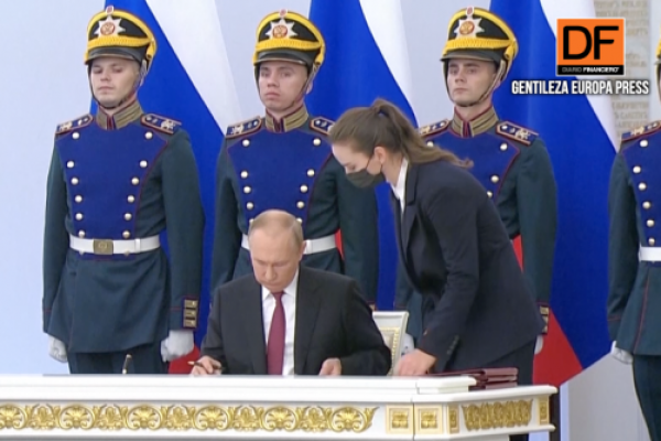 <p>Ahora en DF | Zelenski acusa a Putin de utilizar la tregua en Navidad para su estrategia militar</p>