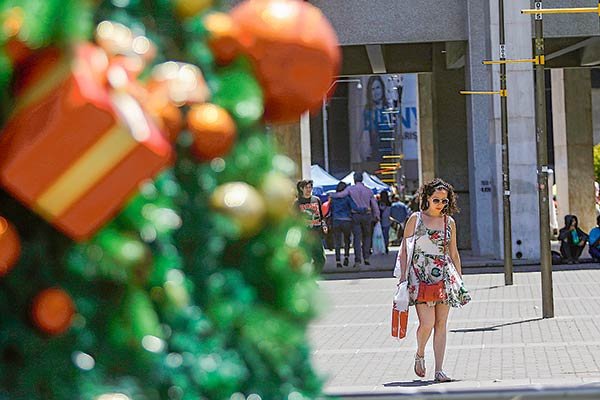 Se confirma la caída: ventas del retail bajan un 16% en diciembre