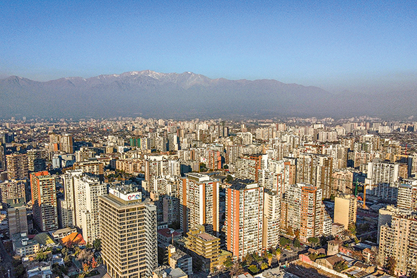 Grupo español enfocado en restauración de edificios patrimoniales ahora apunta a transformar oficinas en viviendas en Chile
