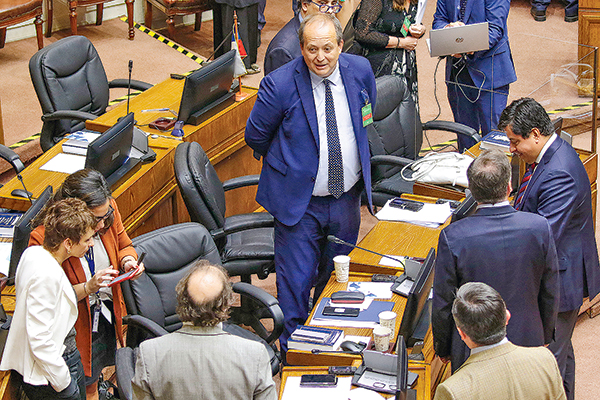 El Senado aprueba a Ángel Valencia como nuevo fiscal nacional