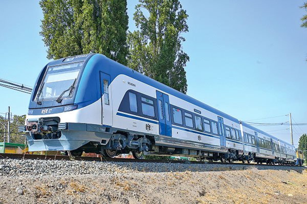 <p>Ruta del tren Valparaíso-Santiago será por Tiltil y EFE administrará el servicio</p>
