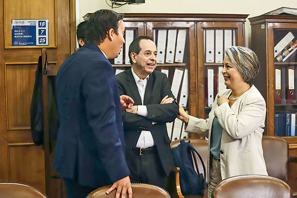 Parlamentarios piden al Gobierno certeza de espacios de modificación en el proyecto de pensiones
