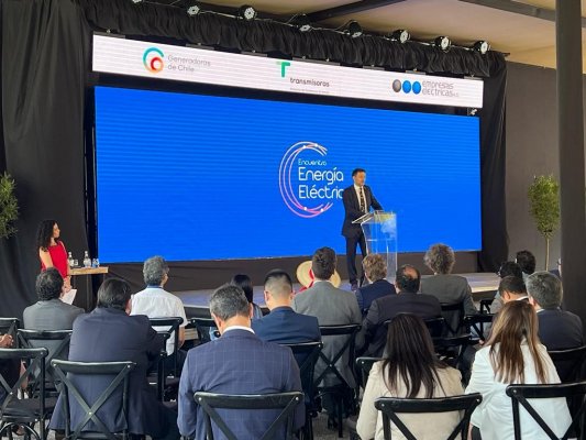 <p>Ministro de Energía por críticas a informe de la CNE: "Recoge -total o parcialmente- cerca de la mitad de las observaciones que formuló Acera"</p>